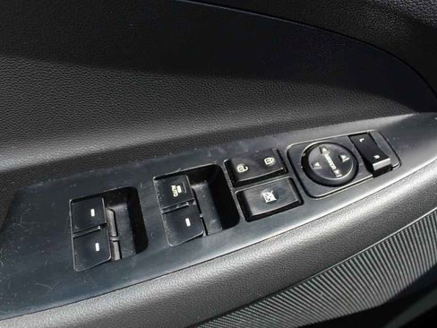 Used 2017 Hyundai Tucson SE image 11