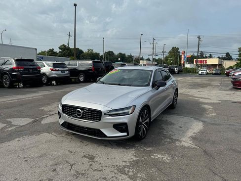 Used 2022 Volvo S60 B5 Momentum FWD image 7