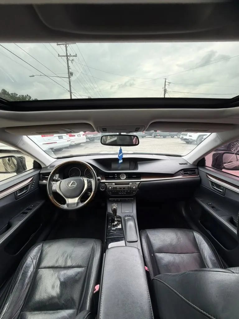 Used 2013 Lexus ES 350 w/ Luxury Pkg FWD image 16