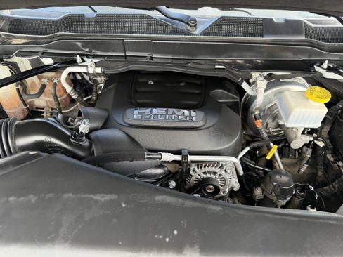 Used 2024 RAM 2500 Big Horn AWD/4WD image 32