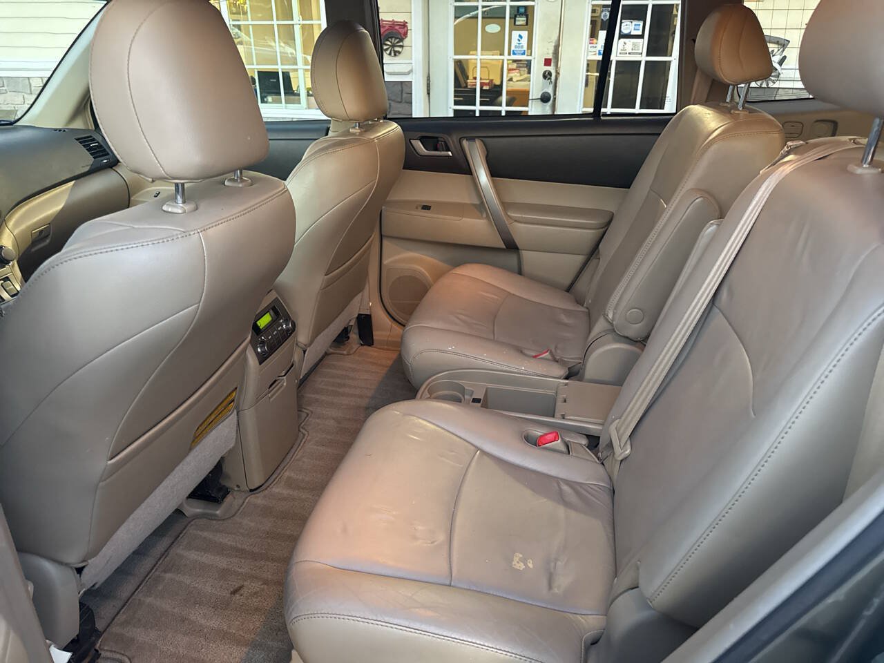 Used 2010 Toyota Highlander SE AWD/4WD image 11
