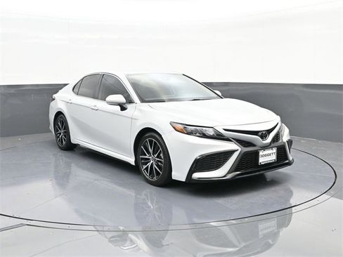 Used 2023 Toyota Camry SE image 22