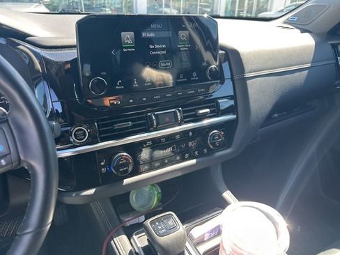 Used 2022 Nissan Pathfinder Platinum w/ Cargo Package image 16