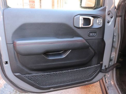 Used 2023 Jeep Wrangler Rubicon w/ Cold Weather Group AWD/4WD image 12