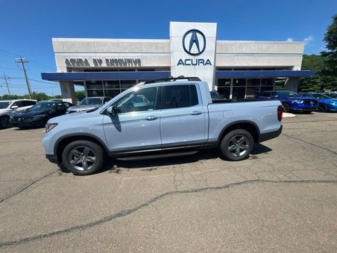 Used 2023 Honda Ridgeline RTL-E image 3