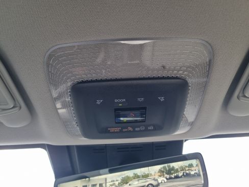 Used 2024 Toyota Prius Limited w/ Limited Premium Package FWD image 31
