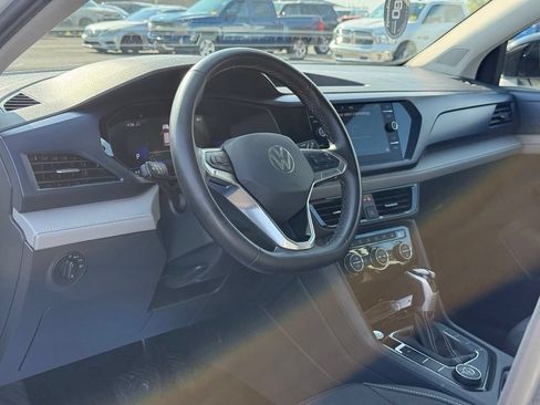 Used 2024 Volkswagen Taos SE AWD/4WD image 21