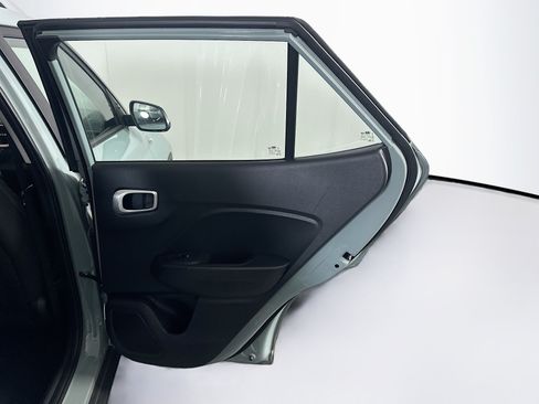 Used 2025 Hyundai Venue SEL FWD image 30