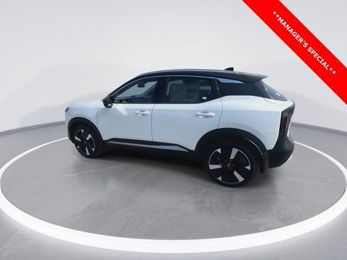 New 2025 Nissan Kicks SR w/ SR Premium Package image 6