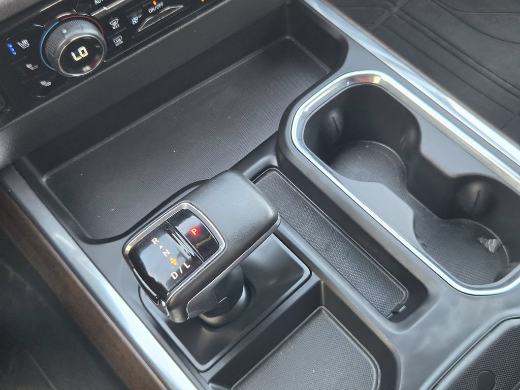 Used 2023 Chevrolet Silverado 1500 High Country w/ High Country Premium Package AWD/4WD image 18
