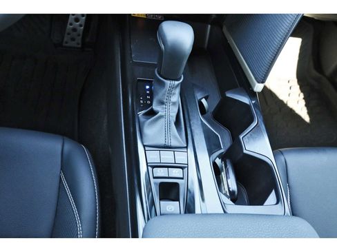 Used 2025 Toyota Camry SE image 25