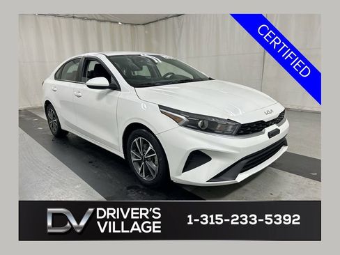 Certified 2023 Kia Forte LXS FWD image 1