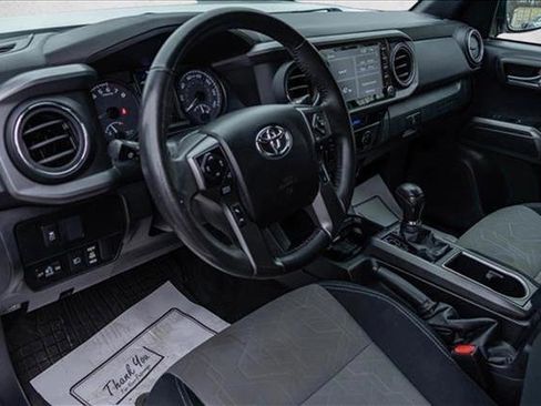 Used 2022 Toyota Tacoma TRD Off-Road image 10