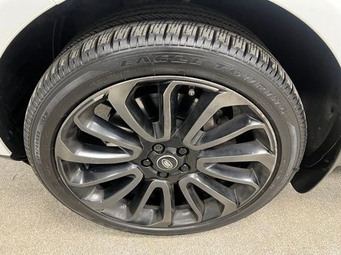 Used 2015 Land Rover Range Rover Supercharged AWD/4WD image 14