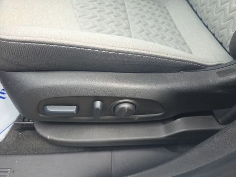 Used 2024 Chevrolet Equinox LS FWD image 15