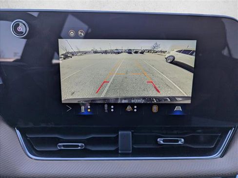 Used 2025 Chevrolet Equinox ACTIV w/ Safety and Technology Package image 19