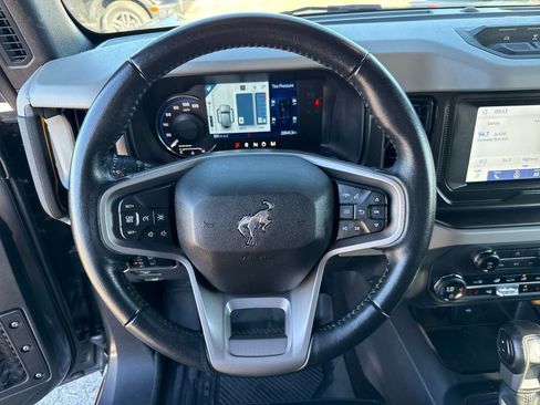 Certified 2023 Ford Bronco Badlands w/ Sasquatch Package image 14