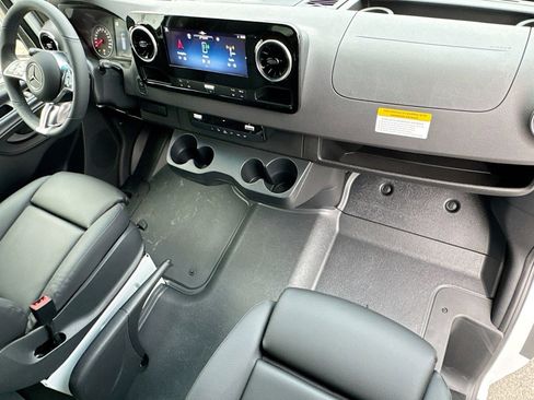 New 2026 Mercedes-Benz Sprinter 2500 image 24