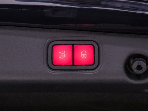 Used 2022 Mercedes-Benz E 350 Sedan image 28