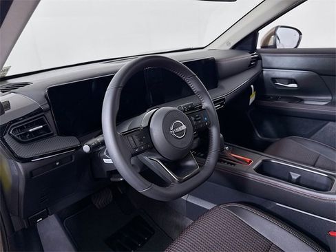 Certified 2025 Nissan Kicks SR image 7