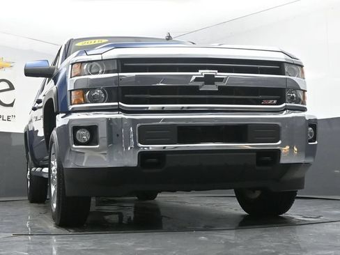 Used 2018 Chevrolet Silverado 2500 LT w/ All Star Edition AWD/4WD image 3