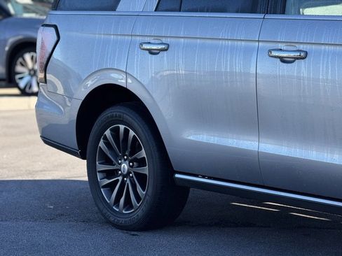 Used 2020 Ford Expedition Limited image 5