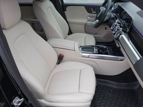New 2026 Mercedes-Benz GLB 250 4MATIC image 21