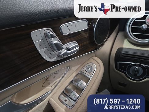 Used 2020 Mercedes-Benz GLC 300 image 9