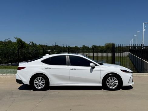 Used 2025 Toyota Camry LE w/ Convenience Package FWD image 6