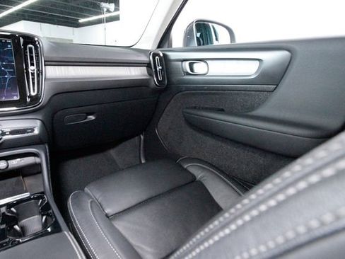 Certified 2023 Volvo XC40 B5 Plus w/ Protection Package Premier image 7