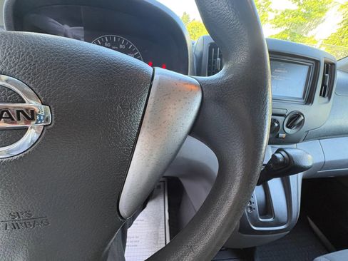 Used 2020 Nissan NV200 S FWD image 16
