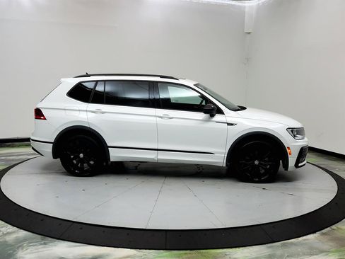 Used 2021 Volkswagen Tiguan SE R-Line FWD image 4
