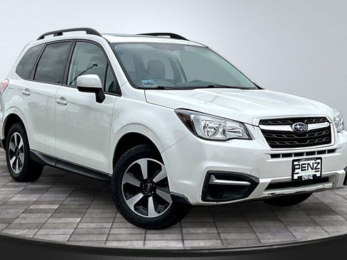Used 2017 Subaru Forester 2.5i Premium w/ All-Weather Package AWD/4WD image 3