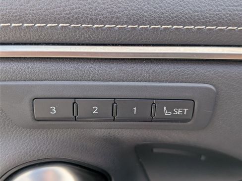 Used 2019 Lexus ES 350 Ultra Luxury w/ Accessory Package image 20