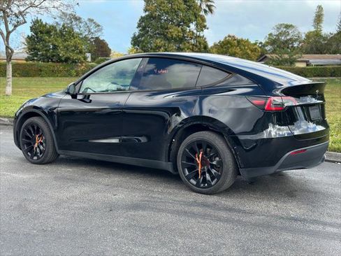Used 2023 Tesla Model Y AWD image 4