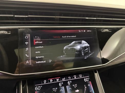 Used 2019 Audi Q8 Prestige AWD/4WD image 32