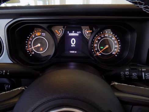 Certified 2025 Jeep Wrangler Unlimited Sport AWD/4WD image 13