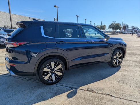 New 2026 Mitsubishi Outlander SE FWD image 6