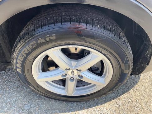 Used 2016 Ford Explorer XLT w/ Equipment Group 202A AWD/4WD image 31
