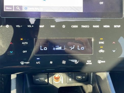 Used 2022 Hyundai Santa Cruz Limited AWD/4WD image 20