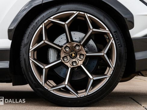 Used 2023 Lamborghini Urus Performante image 10
