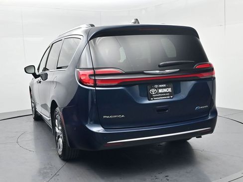 Used 2023 Chrysler Pacifica Pinnacle FWD image 6