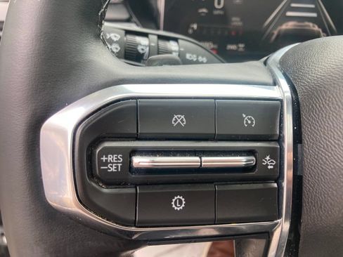 Certified 2024 GMC Acadia Elevation w/ Luxury Package AWD/4WD image 37