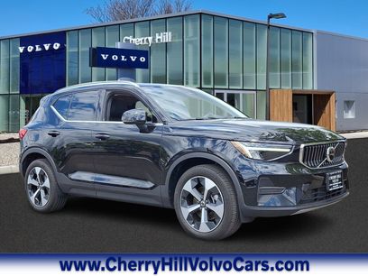 Used 2025 Volvo XC40 B5 Core w/ Climate Package