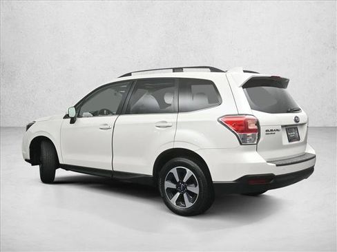 Used 2018 Subaru Forester 2.5i Limited AWD/4WD image 6