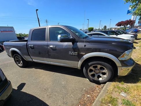 Used 2014 RAM 1500 Laramie w/ Convenience Group AWD/4WD image 2