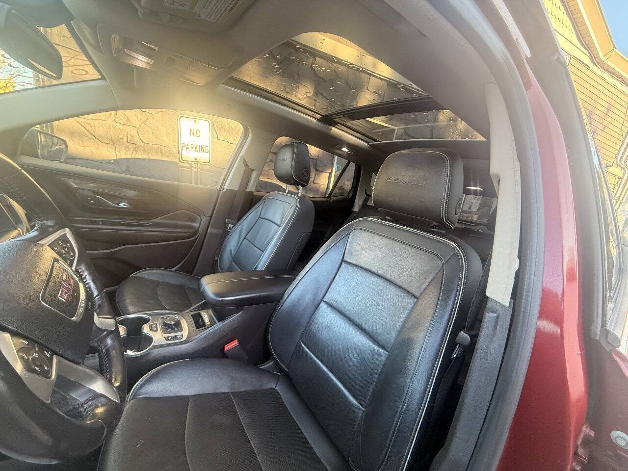 Used 2018 GMC Terrain Denali w/ Advanced Safety Package AWD/4WD image 15