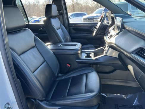 Used 2022 Chevrolet Tahoe LT w/ Luxury Package image 26