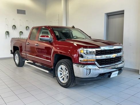 Used 2018 Chevrolet Silverado 1500 LT w/ All Star Edition image 31