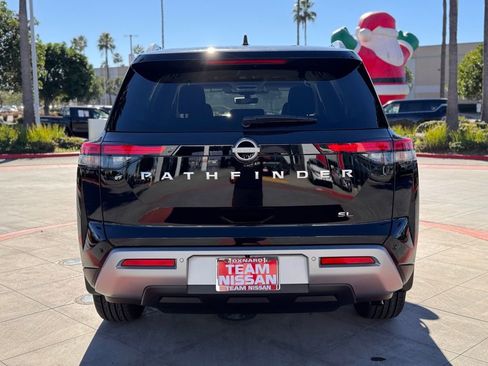 New 2025 Nissan Pathfinder SL image 6